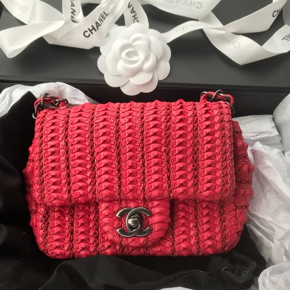 chanel crochet bag
